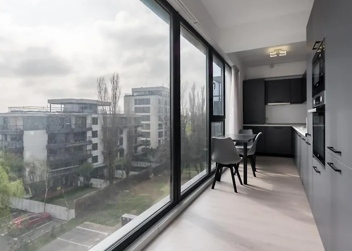 Luxury Apartment At Lake